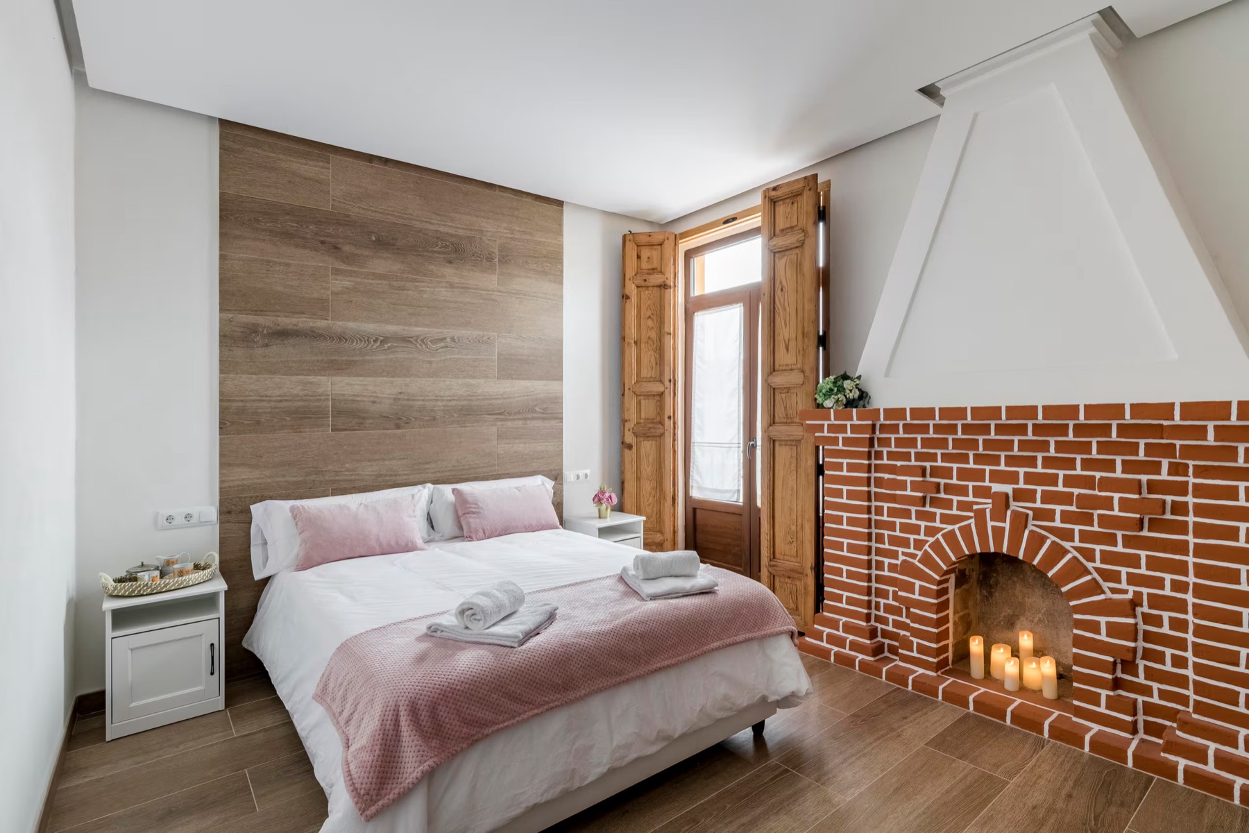 Habitación con chimenea
